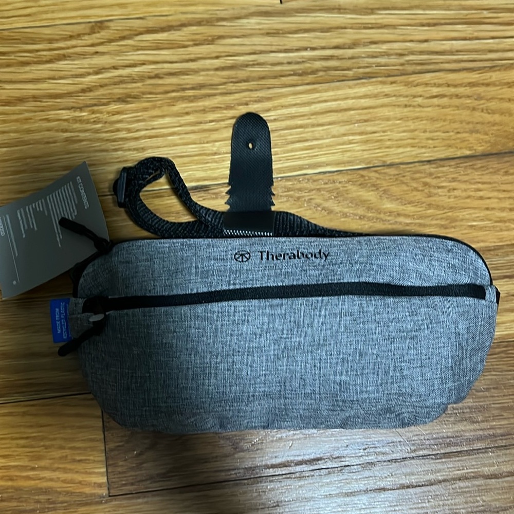 United Airlines Polaris First Class Travel Amenity Kit Pouch (NEW/SEALED)